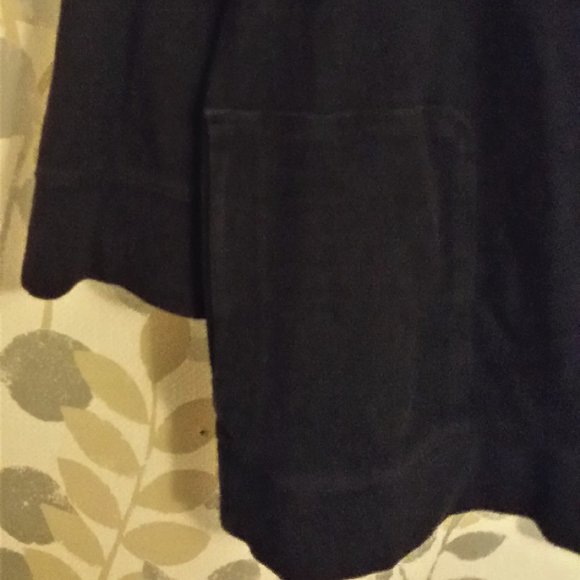 Lord & Taylor Black Top Sz Petite (Fits like US M/L) - Picture 4 of 6